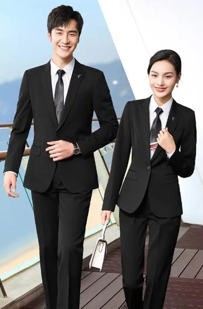 人們選擇西服定制的原因有很多,以下是一些可能的原因: